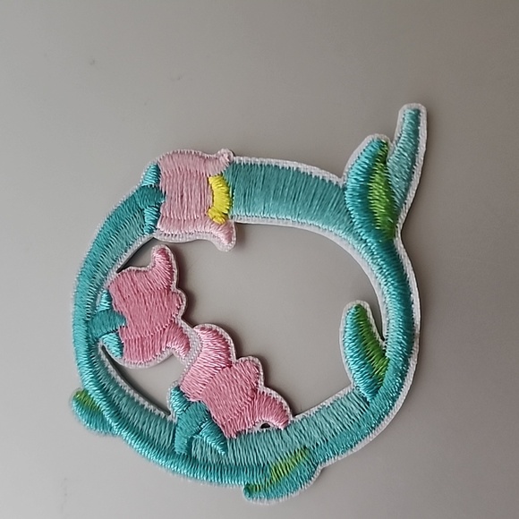 ABC'S "Q" EMBROIDERED IRON ON FLOWER LETTER #2 - Picture 1 of 4